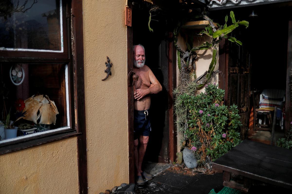 Gert Waegerle, en la entrada de su casa en Tacande de Arriba, en La Palma.
