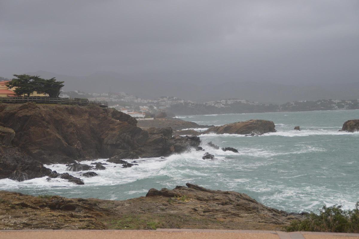La llevantada de Portbou al Port de la Selva en trenta imatges