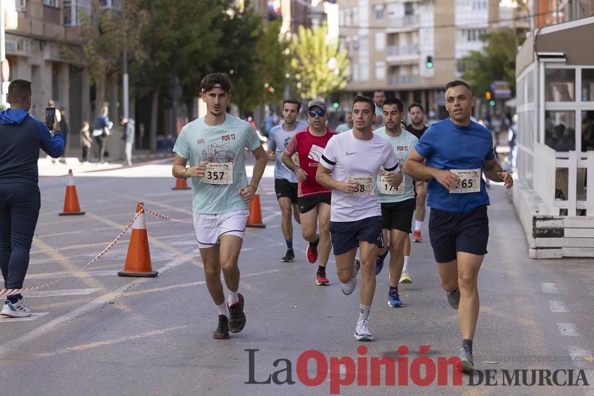 Carrera '10K Assota por ti' en Caravaca (salida y giro primera vuelta)