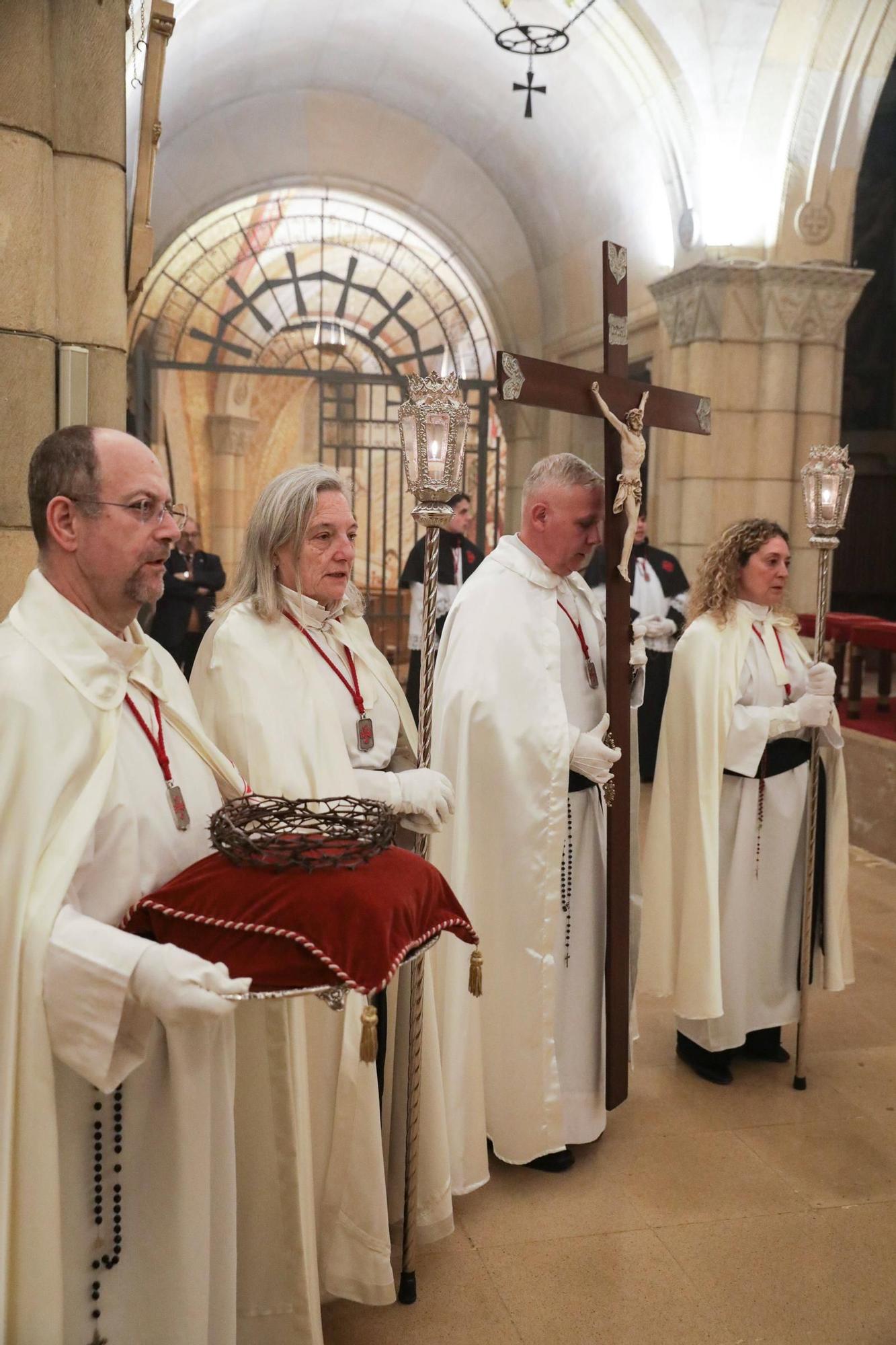 El vía crucis del Jueves Santo en Gijón, en imágenes