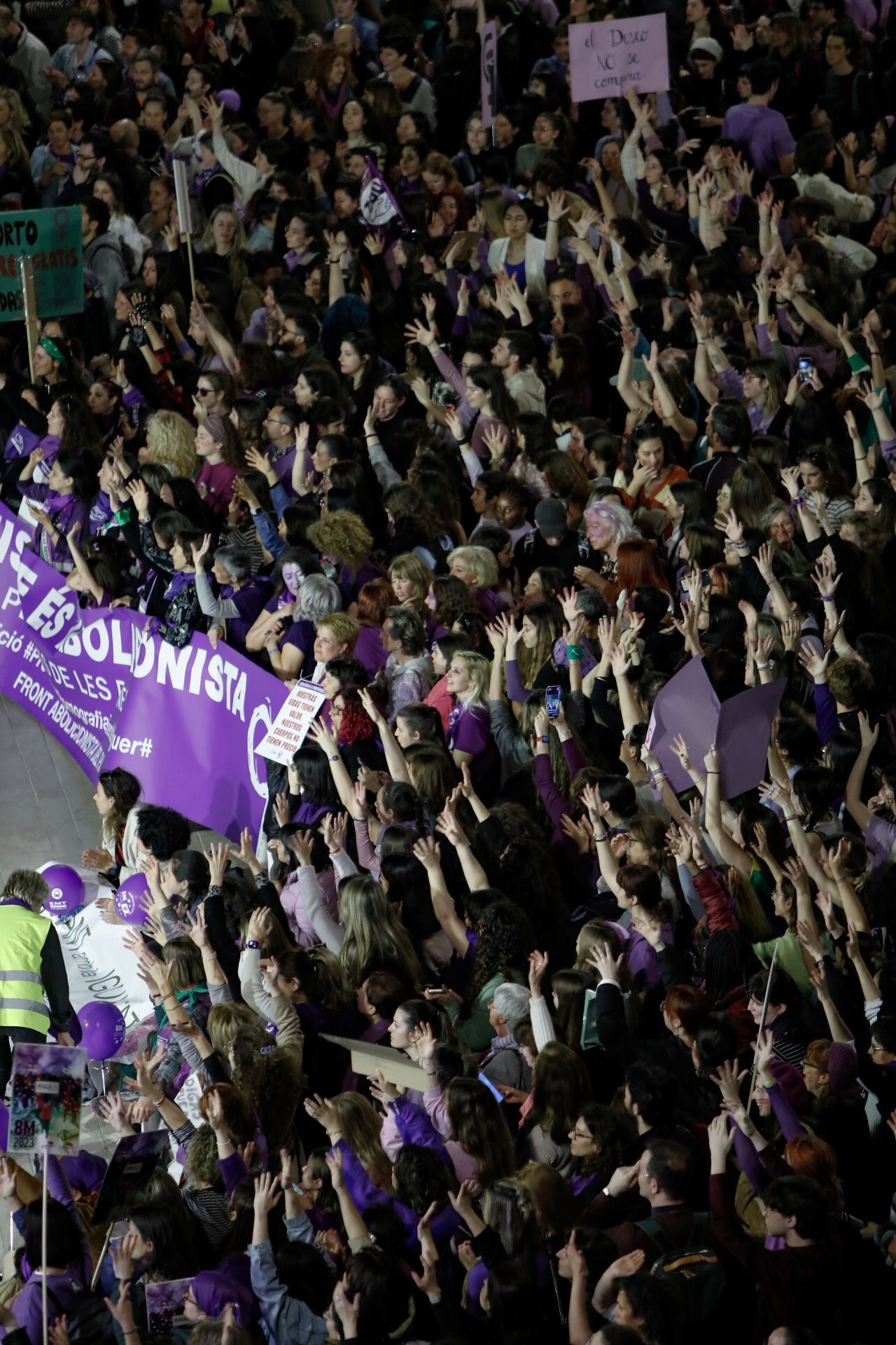 La manifestación de la Coordinadora Feminista de València para celebrar el 8 M