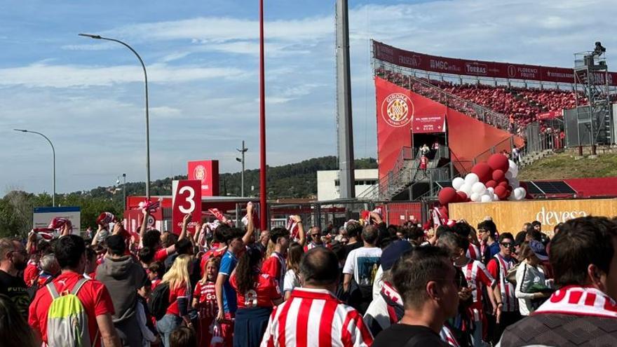 Girona - Barça, en directe: Ambient de gala a l&#039;exterior de Montilivi