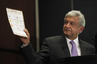López Obrador afirma que se reestablecerá el abasto de gasolina