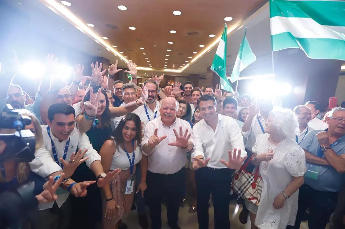 El PP de Córdoba celebra sus 7 diputados la noche electoral de las andaluzas de 2022.