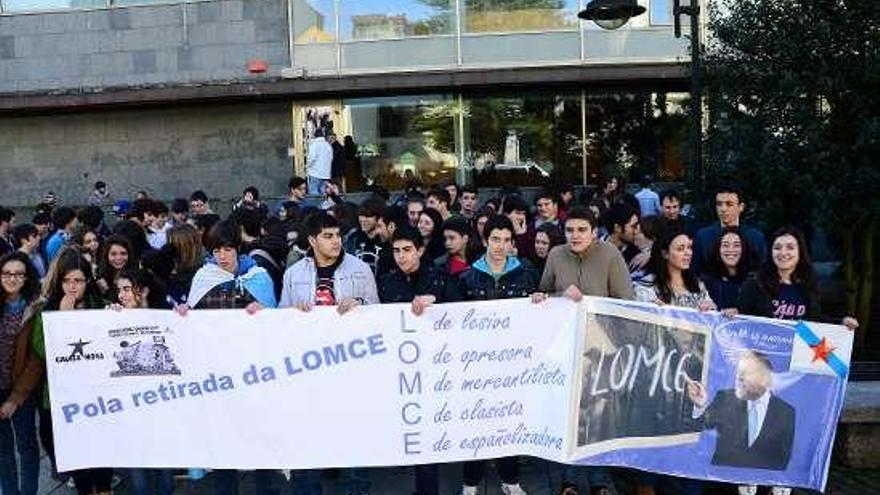 Estudiantes de Cangas, en una protesta en febrero.  // G.N.