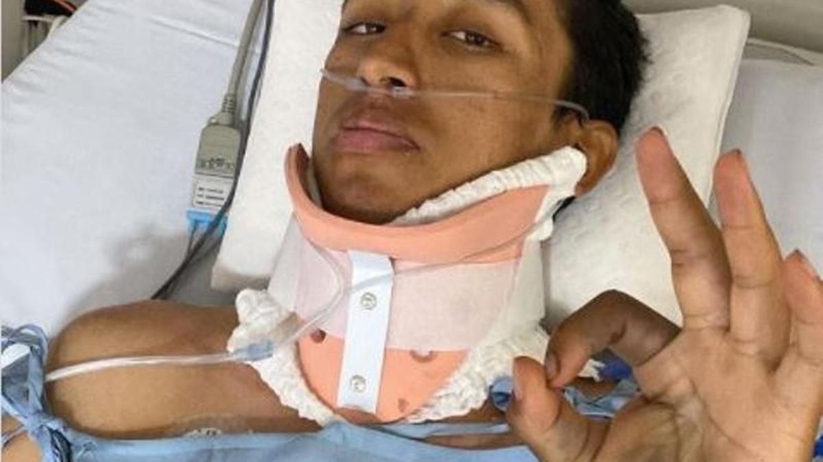 El ciclista Egan Bernal, en la cama del hospital