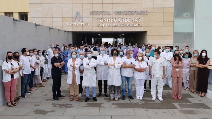 La plantilla del Hospital Universitario Torrecárdenas de Almería  /
