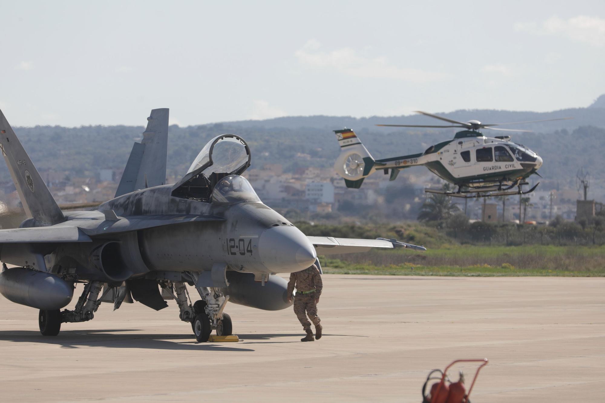 FOTOS | Rey Felipe supervisa unas prácticas militares que se celebran en Baleares