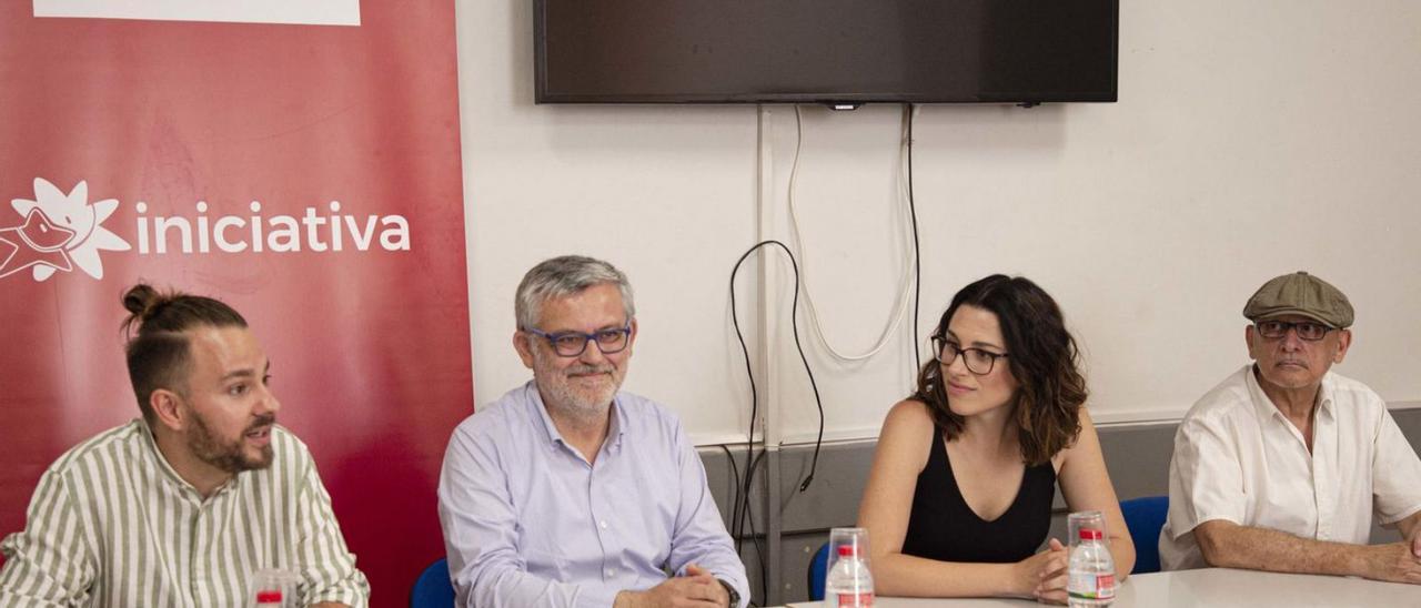 Alberto Ibáñez, Josep Alandete, Aitana Mas y Vicent Pellicer, ayer en Fomento de Gandia. | JORDI ESTEVAN