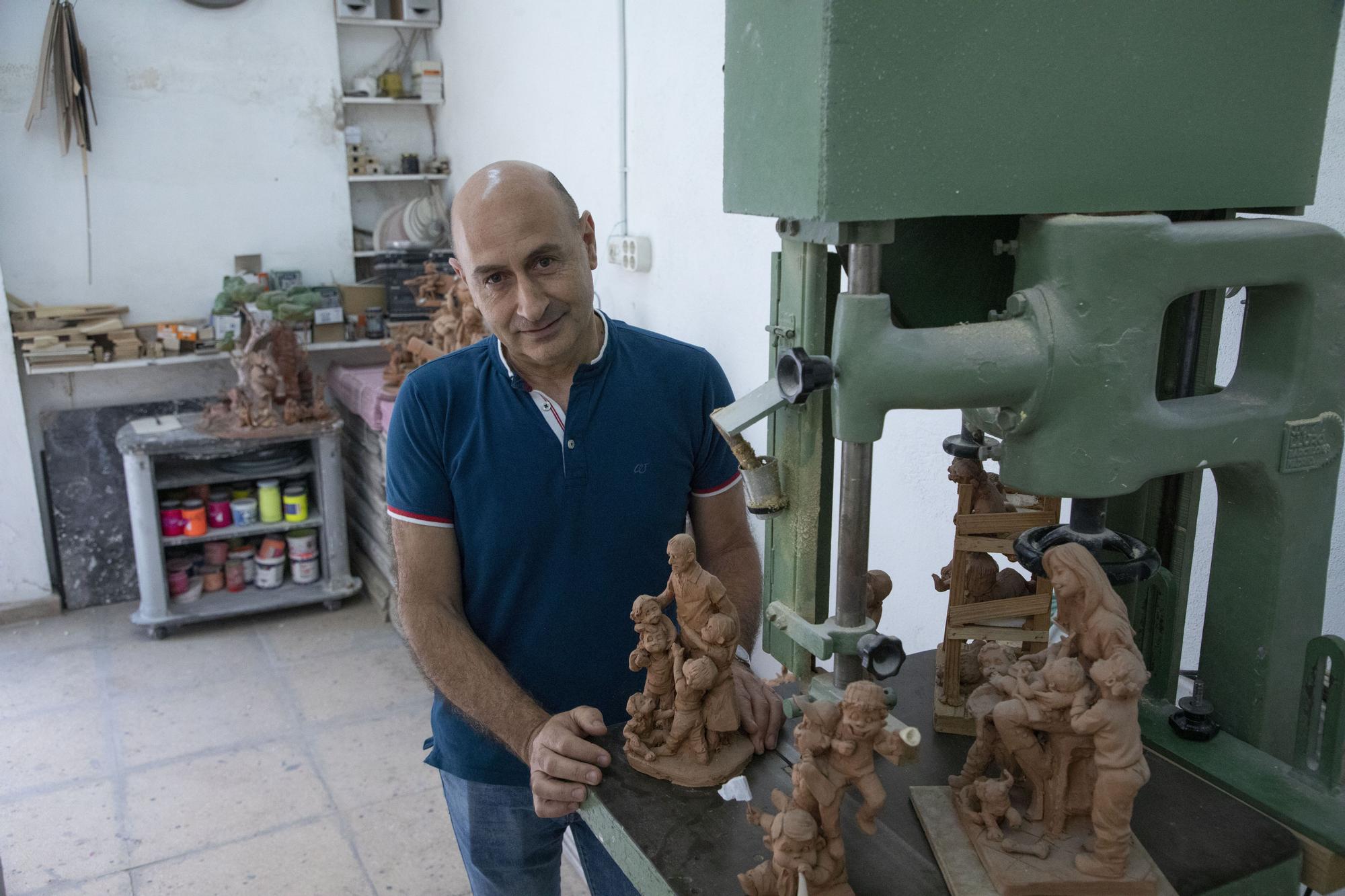 El santuario de moldes de Fallas del artista Pedro Rodríguez