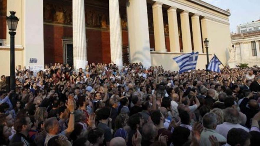 Grecia protesta contra los ajustes económicos del Gobierno