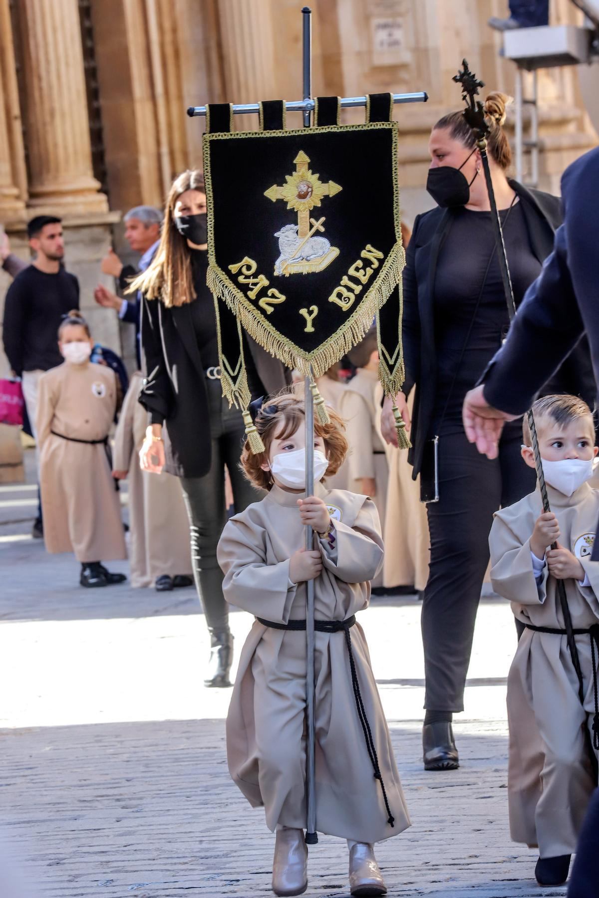 Procesión de los alumnos del colegio Nuestra Señora del Carmen de Orihuela
