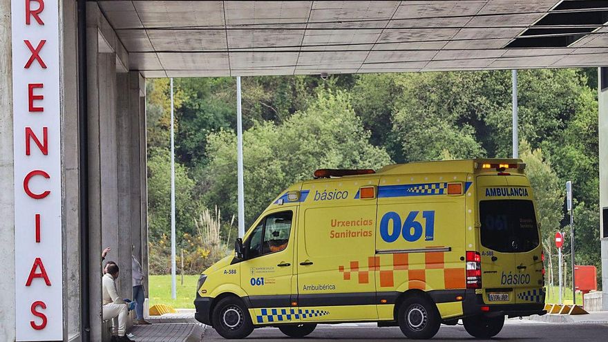 Reguero de pacientes a urgencias por las trabas para ir al médico de familia