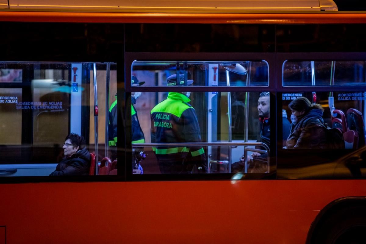 Control de la Policía Local en Paseo Pamplona en Zaragoza