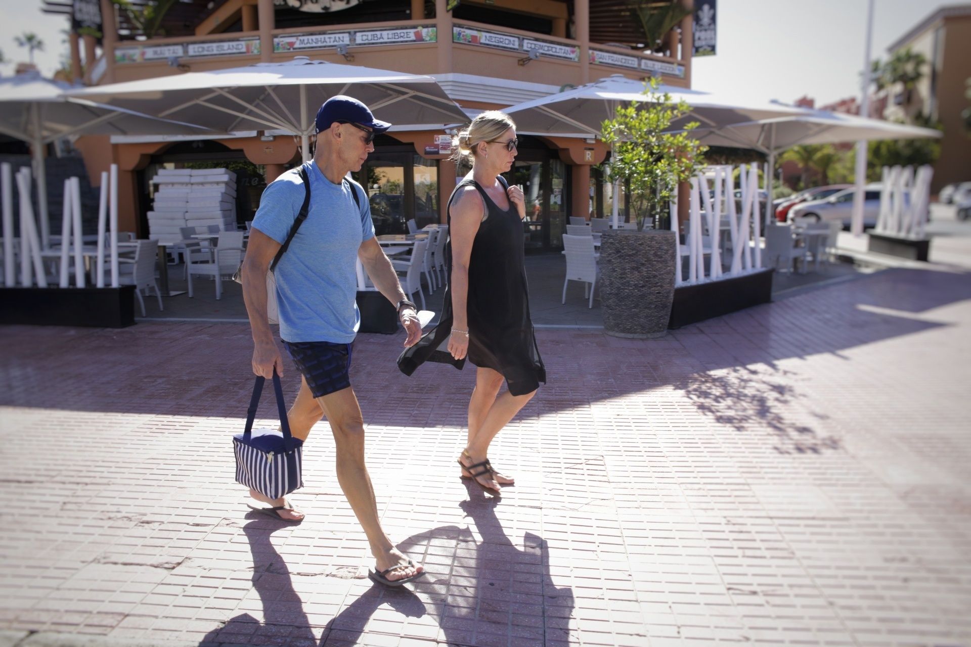 Actividad en el entorno del hotel H10 Costa Adeje un año después de su confinamiento