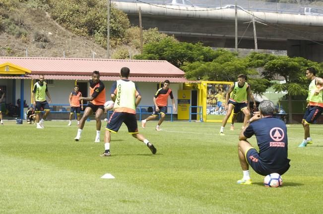 ENTRENAMIENTO DE LA UD LAS PALMAS Y ENTREVISTGA ...