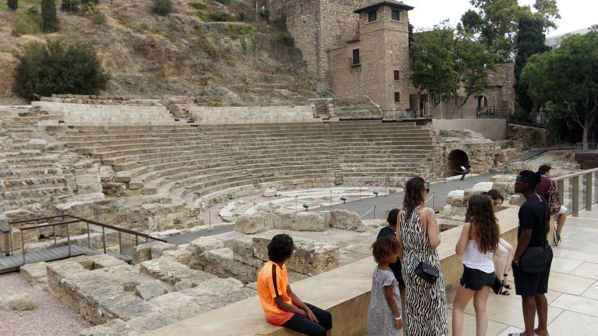 Visitantes en el Teatro Romano