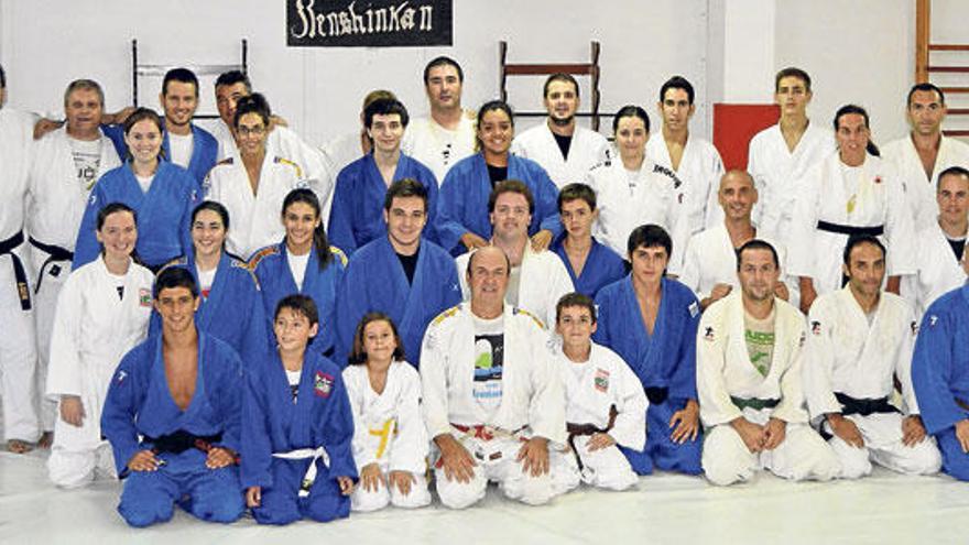 Equipo del Judo Renshinkan.