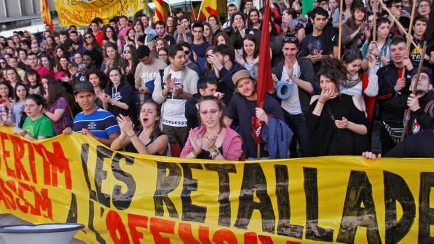 Protesta d&#039;estudiants contra les elevades taxes universitàries.