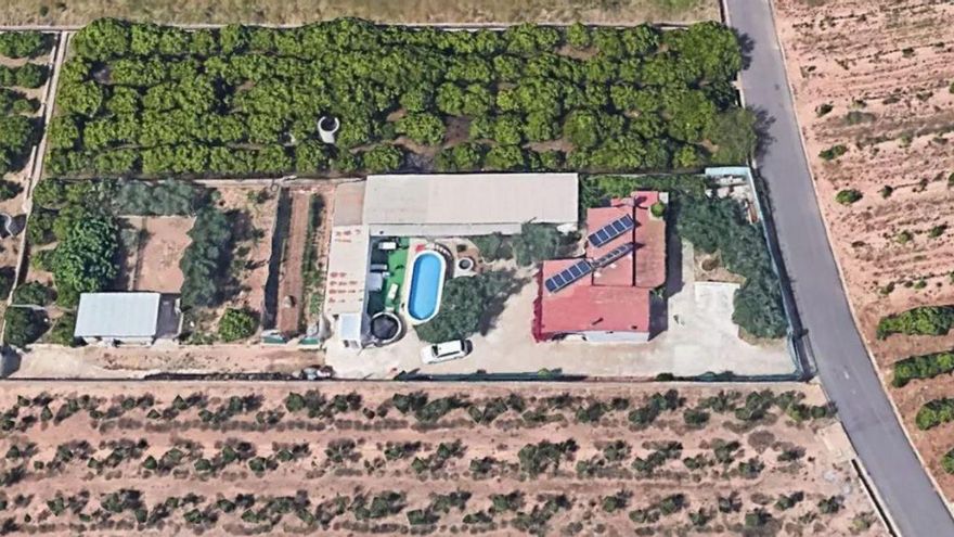 La existencia de construcciones ilegales en la zona de l’Horta es fácilmente detectable desde el aire. | MEDITERRÁNEO