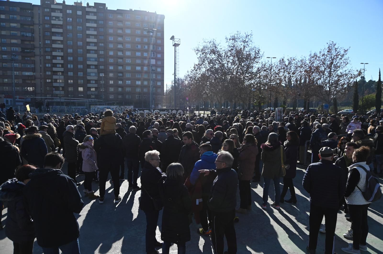 Los vecinos de Hispanidad protestan por la operación urbanística del skate park y el Hernán Cortés