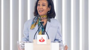 Archivo - La presidenta del Banc Santander, Ana Botín