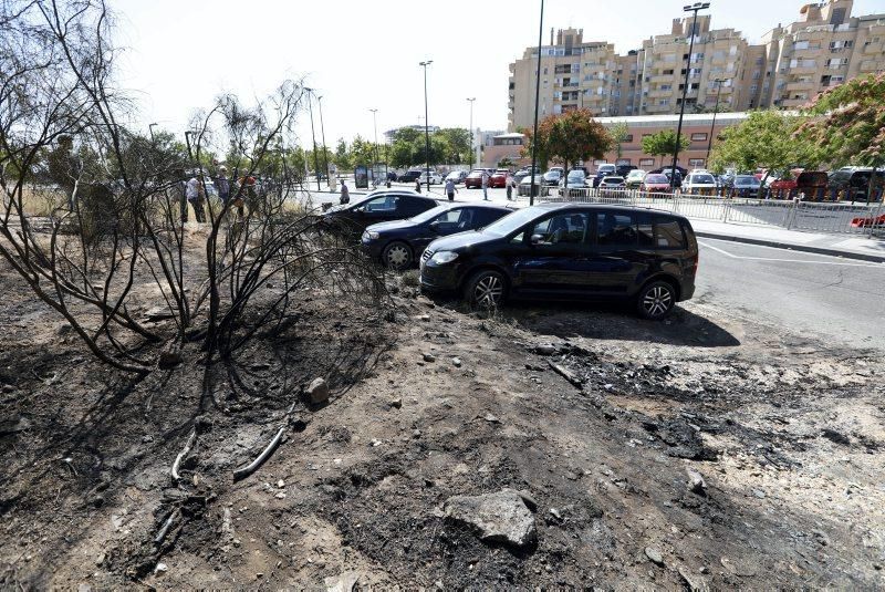 Incendio de cuatro vehículos en la calle Alhama de Aragón