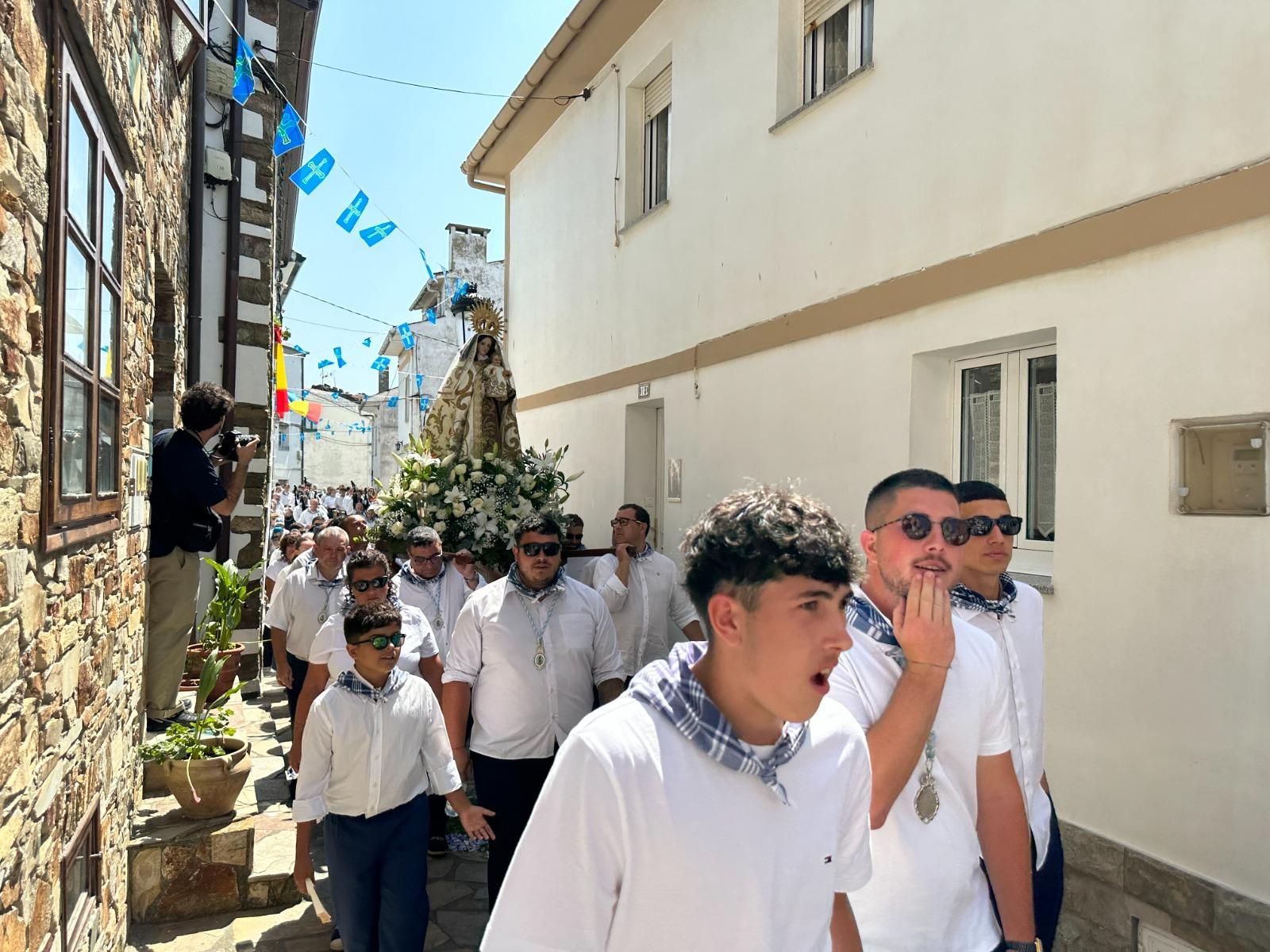 EN IMÁGENES: La procesión de la virgen del Carmen en Tapia de Casariego
