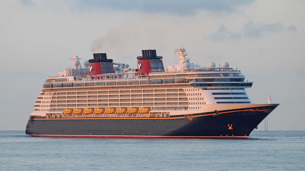 El crucero 'Disney Fantasy' hace escala por primera vez en Palma