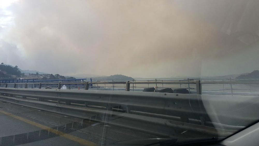 Vigo cercado por el humo de diferentes incendios