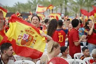 Los mejores momentos de la afición de España en Cartagena, en fotos