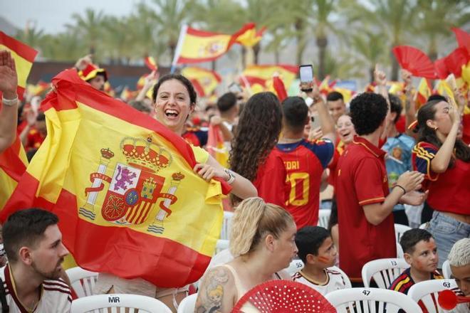 Los mejores momentos de la afición de España en Cartagena, en fotos