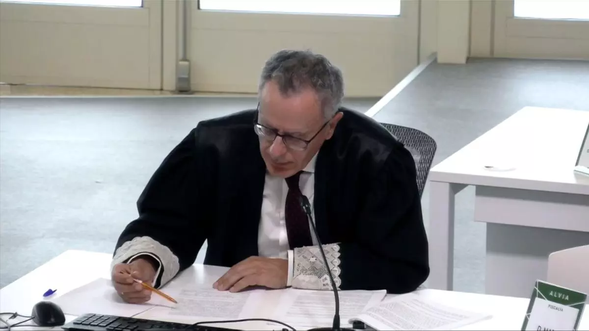 Caso Alvia: Fiscalía defiende que la llamada telefónica fue "la causa directa" del accidente de Angrois