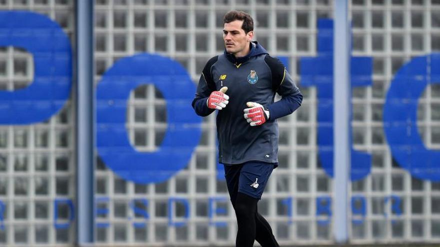 Iker Casillas, en un entrenamiento con el Oporto.