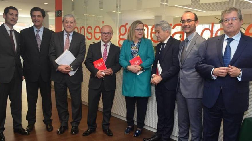 Patricio Rosas, Pascual Fernández, José Luis García, Andrés Carrillo, Irene Garrido, Valentín Pich, Salvador Marín y Ramón Madrid.
