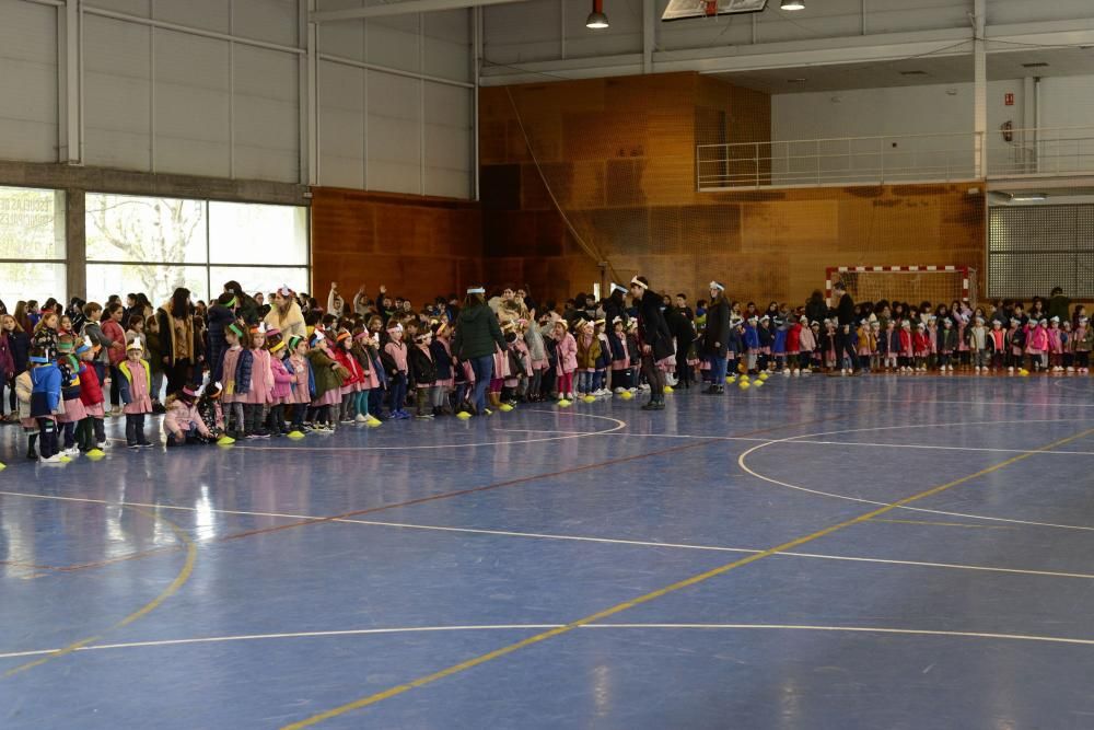 Los 500 alumnos del colegio San Francisco Javier participan en los actos del Día de la Paz