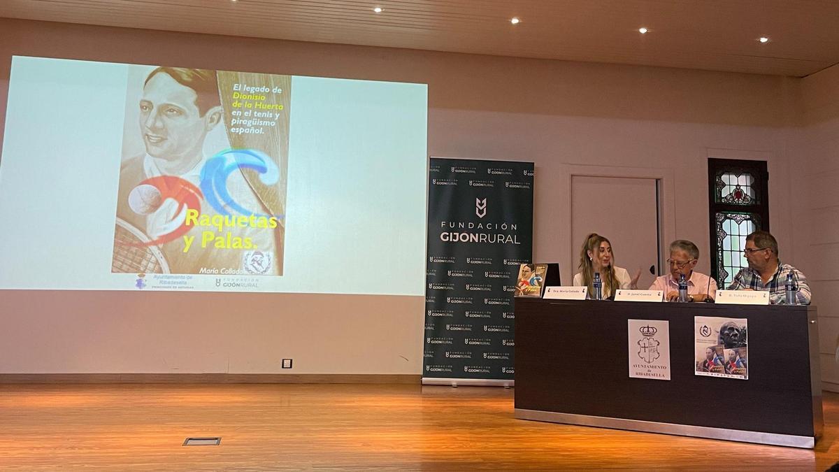 María Collado, Janel Cuesta y Toño Migoya durante la presentación del libro