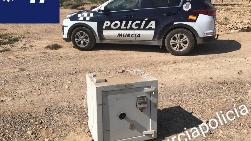 La Policía Local busca al dueño de esta caja fuerte