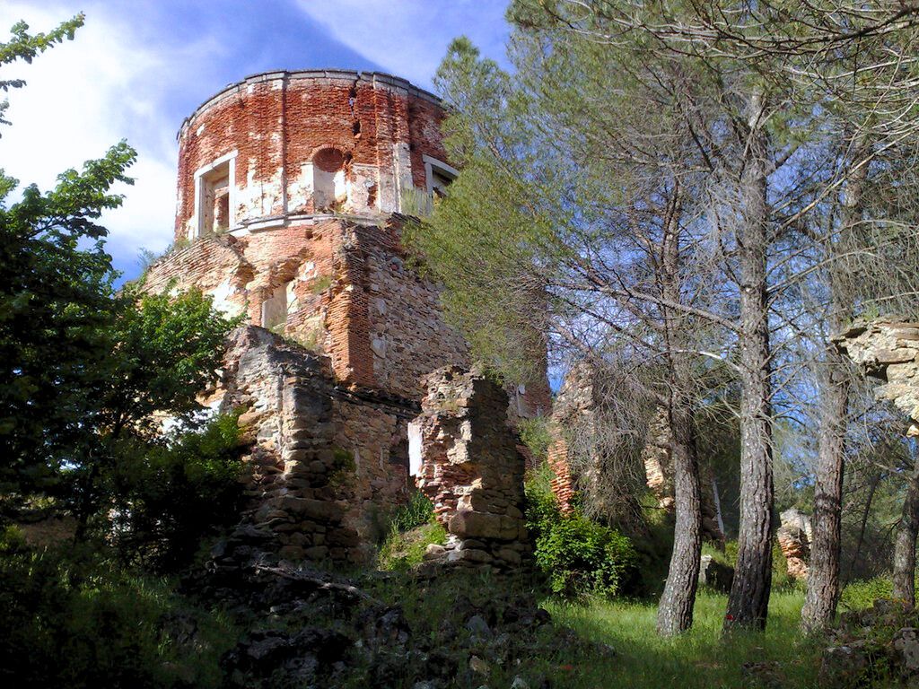 También se puede llegar a pie hasta la Casa del Bosque