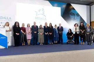 El Instituto de Investigación Sanitaria de Santiago recibe la Medalla Emilia Pardo Bazán