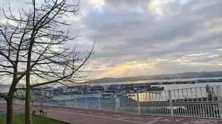 El tiempo en A Coruña: máximas disparadas y tormenta a la vista antes de una 'tarifa plana' de sol