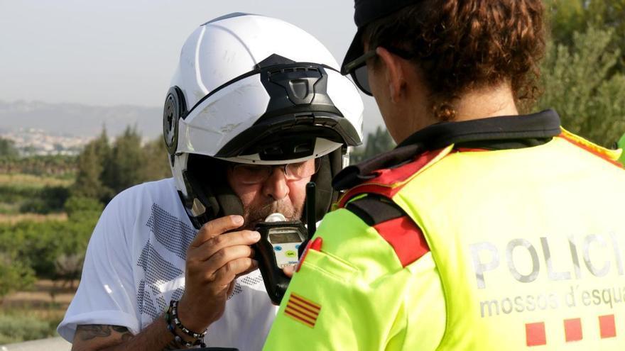 Els Mossos alerten d'un repunt en les taxes màximes d'alcohol a les carreteres gironines tot que hi ha més "consciència"