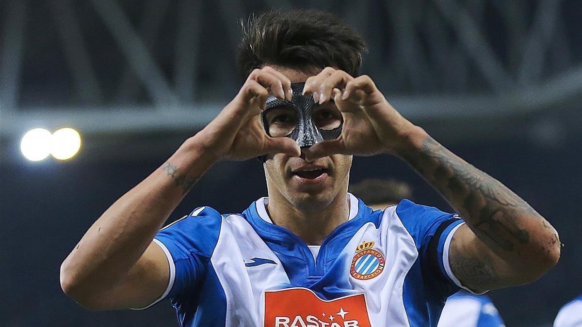 Hérnan Pérez celebrando un tanto ante la Real Sociedad.