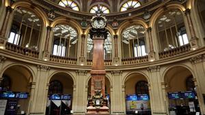 L’Ibex 35 obre amb una alça del 0,57% i busca els 8.300 enters