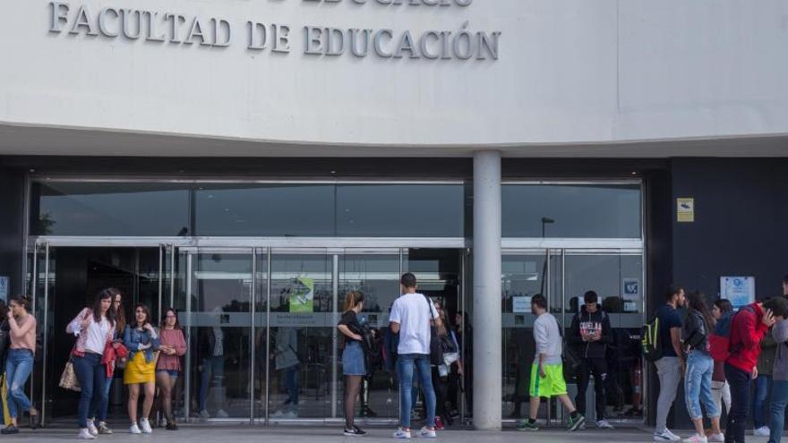 Un millar de especialistas de 50 universidades de todo el mundo traen a la Universidad de Alicante la última innovación educativa