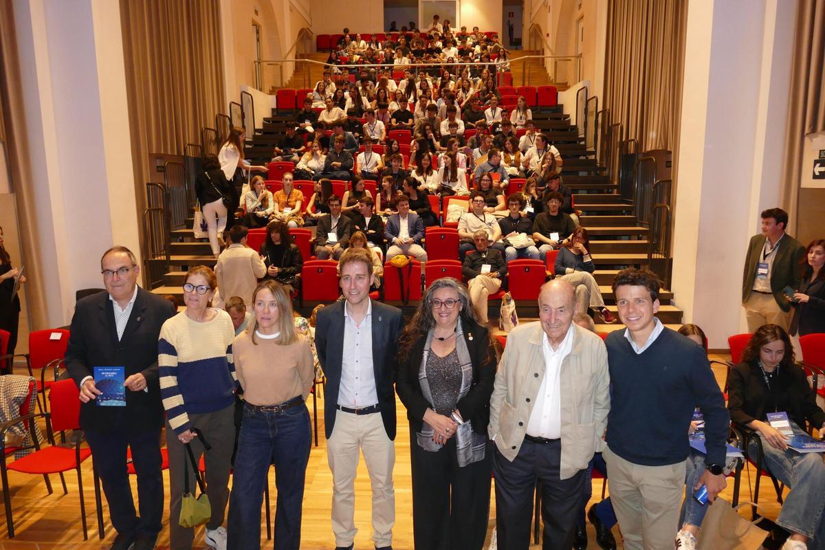 EN IMATGES | La primera edició de la jornada 'De Figueres al món' atrau més d'un centenar de joves