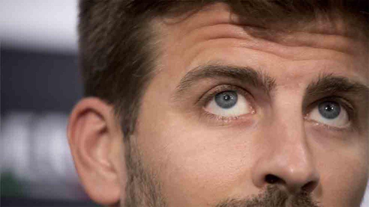 Piqué atendió a los medios en Nápoles