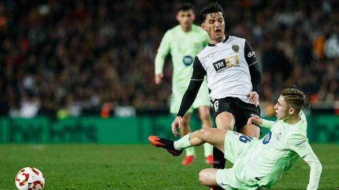 Hugo Guillamón, en Gijón para cerrar su fichaje por el Sporting