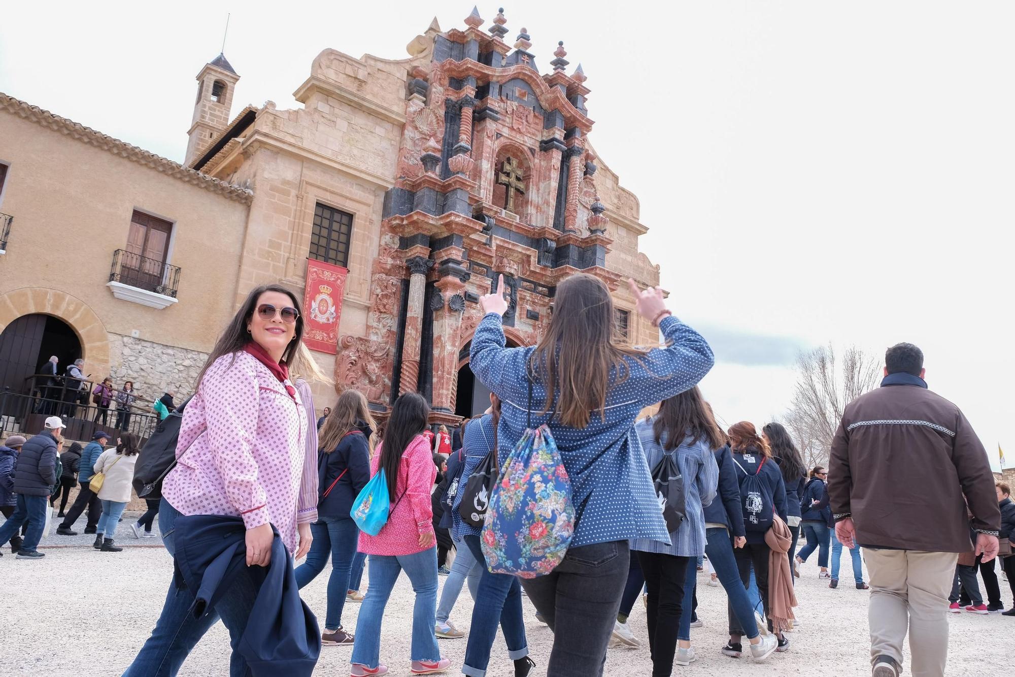 Así ha sido la visita de la comitiva de Hogueras a Caravaca de la Cruz