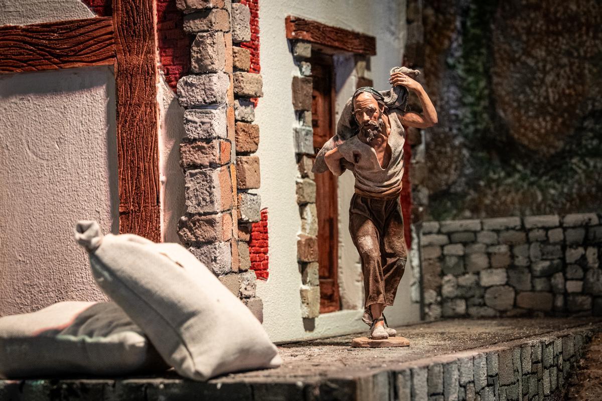 Barcelona estrena un belén tradicional más grande que nunca en la plaza Sant Jaume